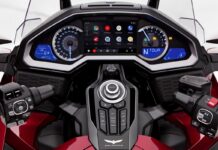 Honda GL1800 Gold Wing con Android Auto