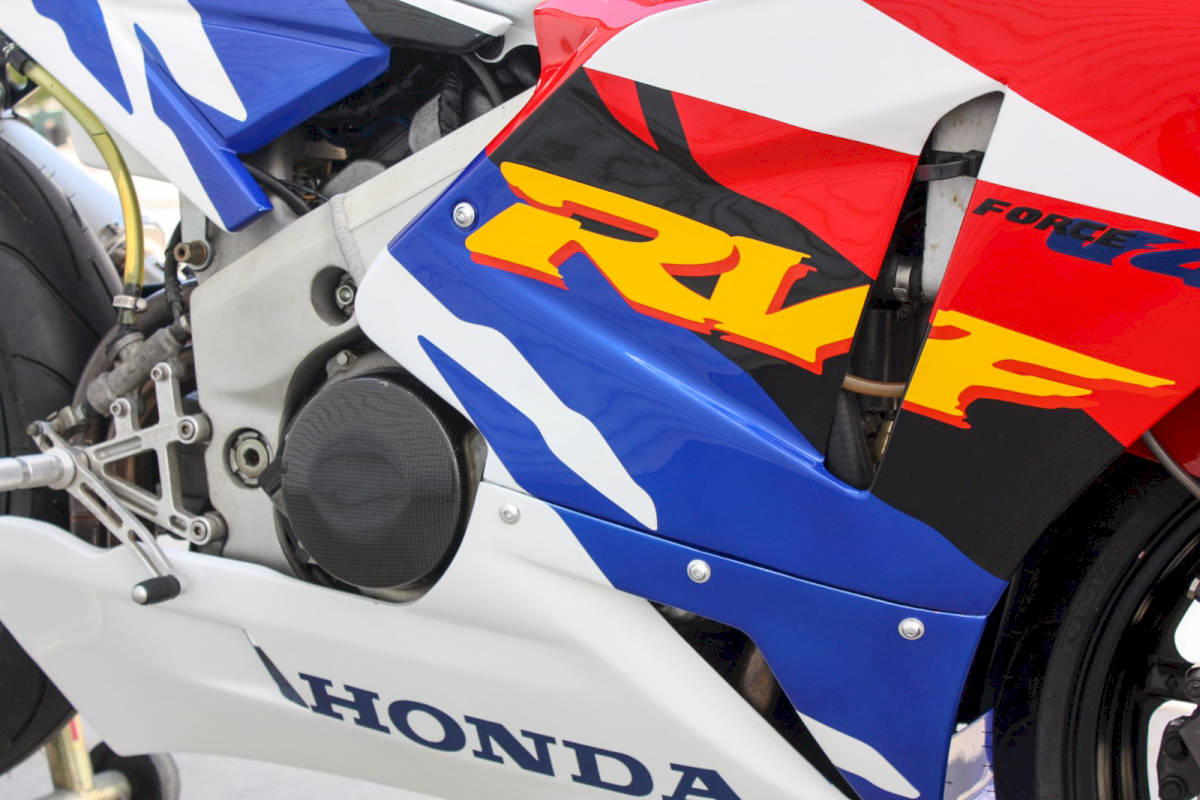 honda_rvf400_nc35_tyga_12