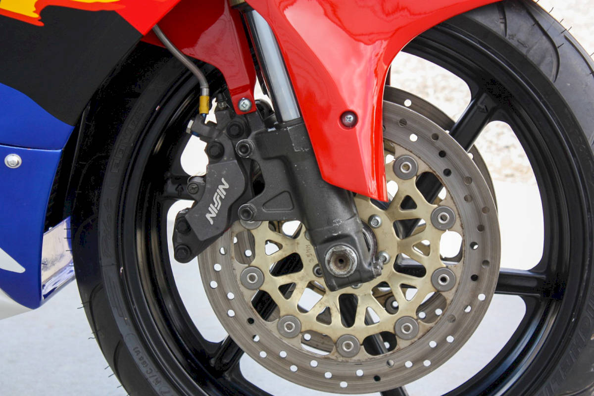honda_rvf400_nc35_tyga_18