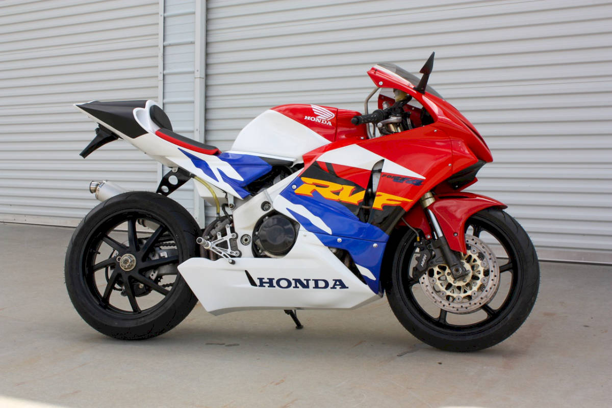 honda_rvf400_nc35_tyga_2