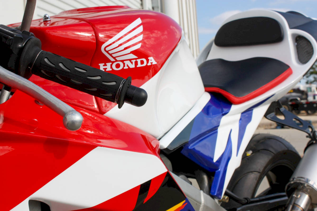 honda_rvf400_nc35_tyga_4
