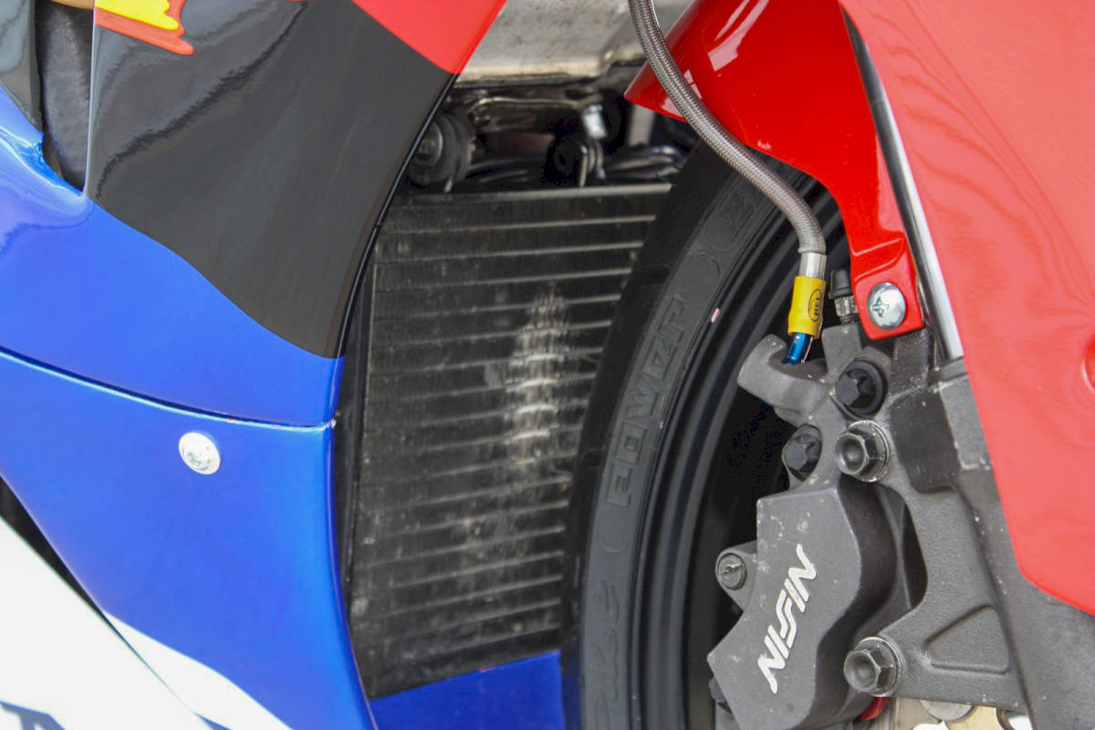honda_rvf400_nc35_tyga_9