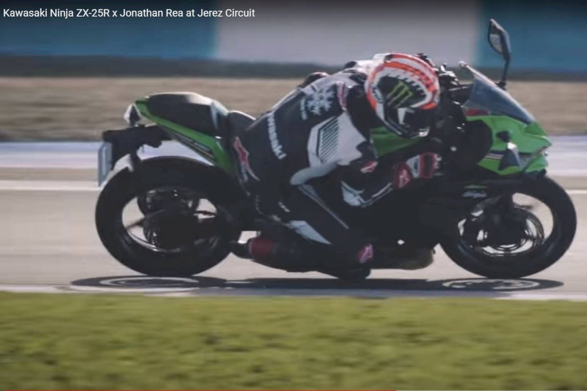Kawasaki ZX-25R en Jerez