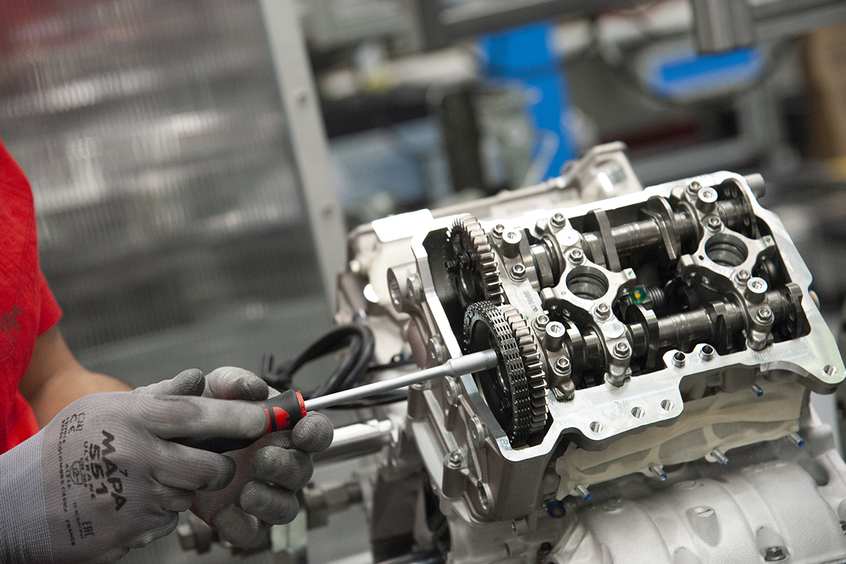 El motor supera los 230 CV con el Kit Racing