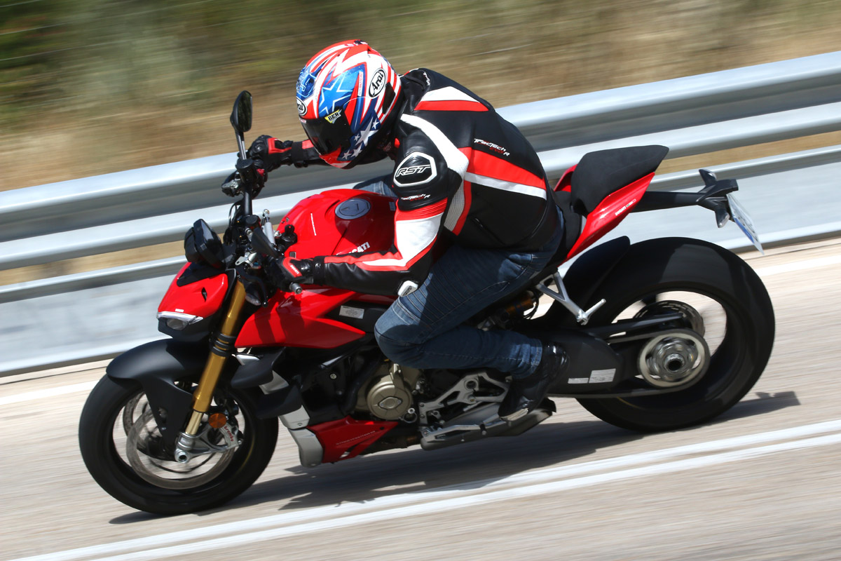 Agilidad, diseño, estabilidad, tecnología y prestaciones: todo está en la Ducati Streetfighter V4 S