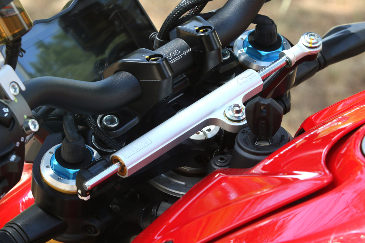 Amortiguador de dirección electrónico Öhlins Smart EC 2.0 de la Ducati Streetfighter V4 S