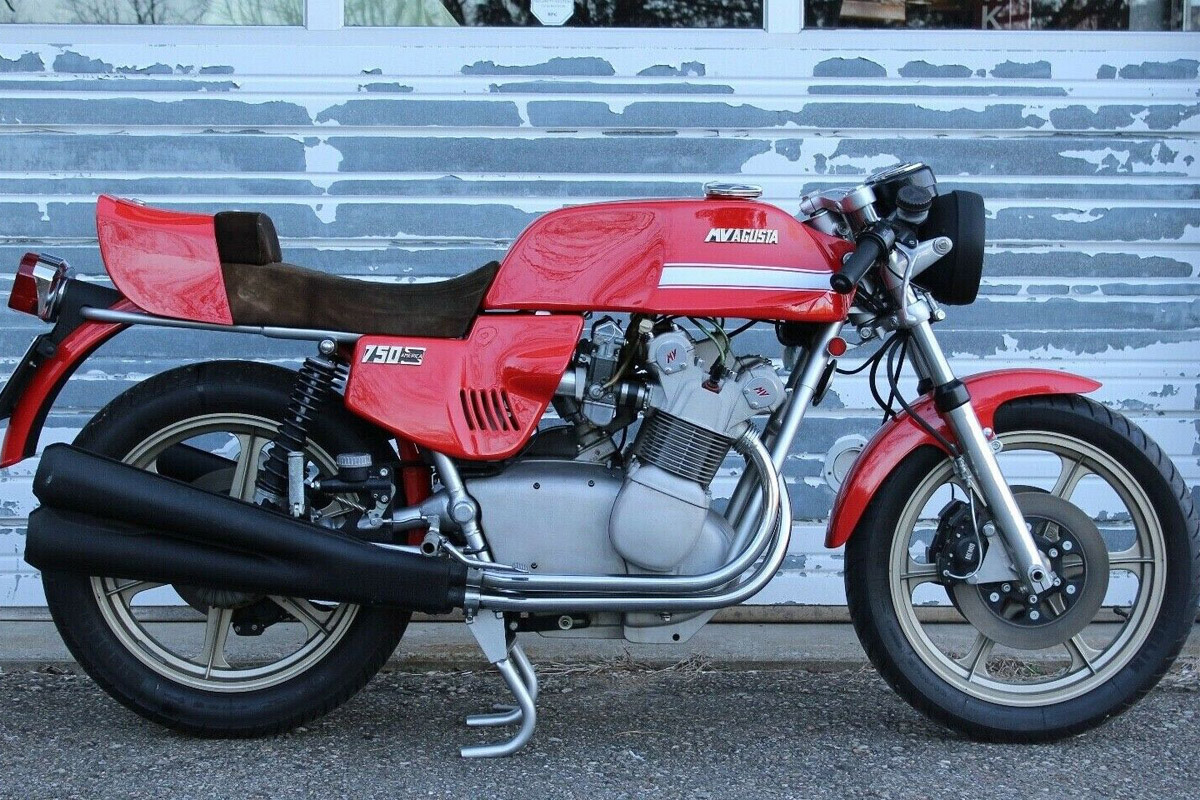 Lateral derecho de la MV Agusta 850SS