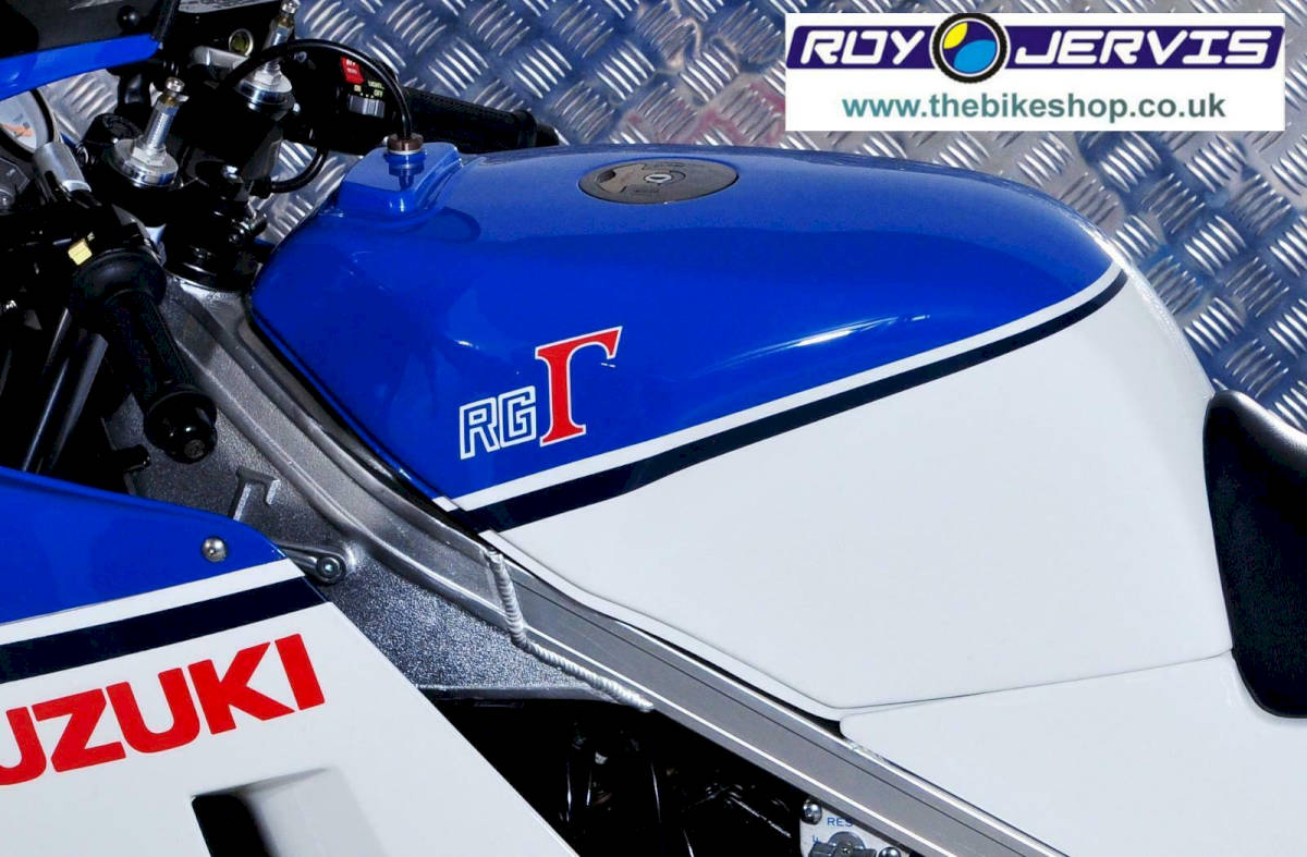 suzuki_rg500_uk_8