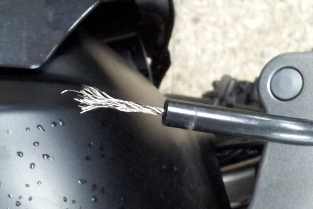 Cambiar cable de acelerador moto 