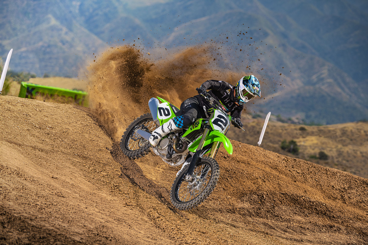 La Kawasaki KX450 2021 recibe leves retoques