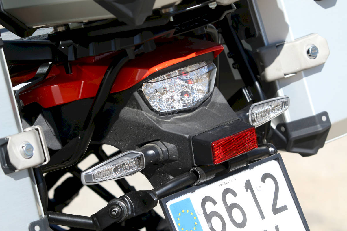 Piloto trasero e intermitentes LED Suzuki V-Strom 1050 XT 2020
