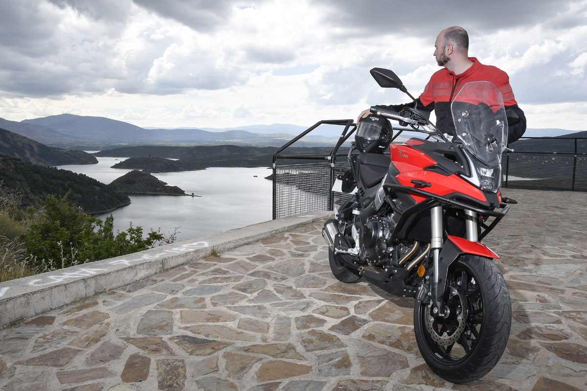 La Voge 500DS combina bien turismo y deportividad