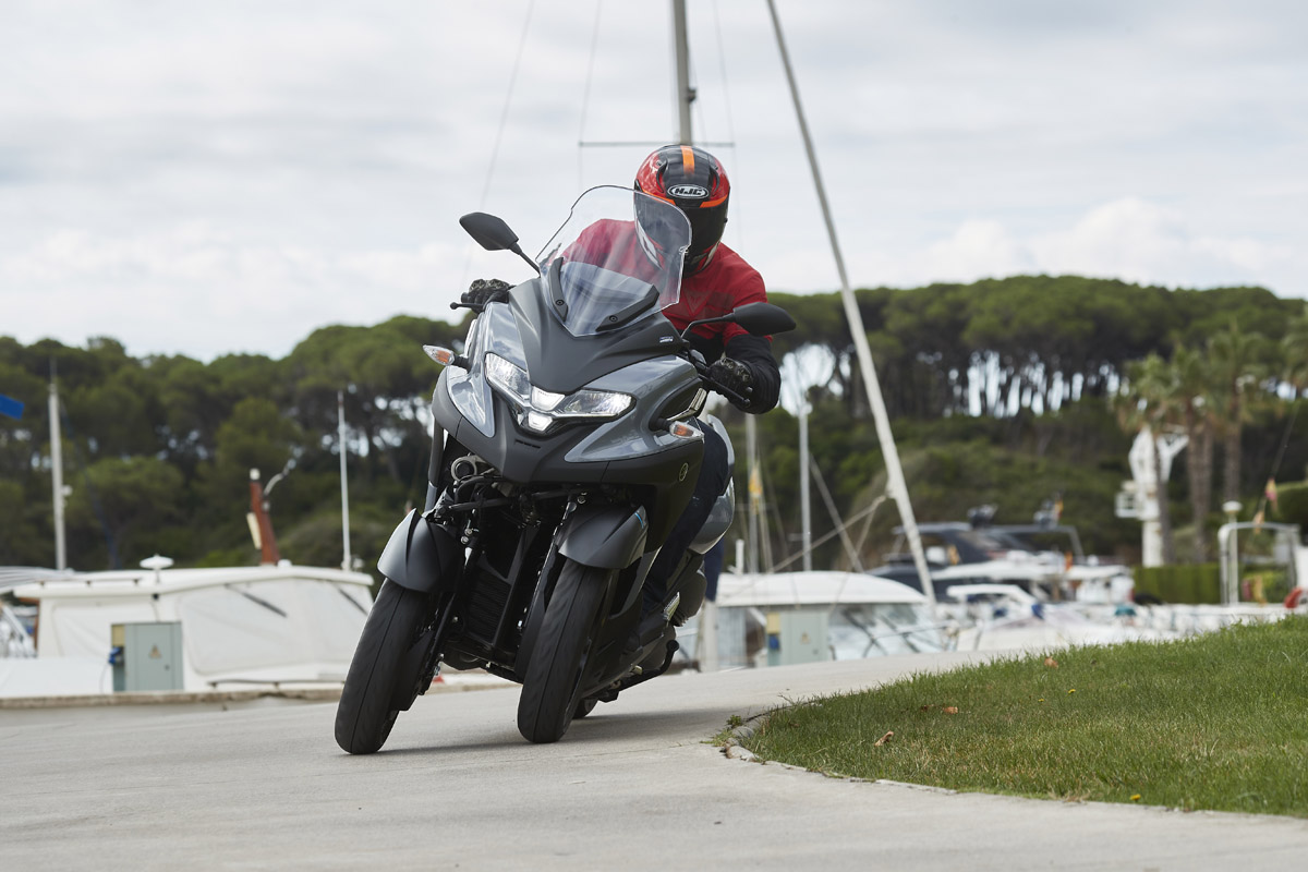 Los desniveles y los baches no son problema para el Yamaha Tricity 300