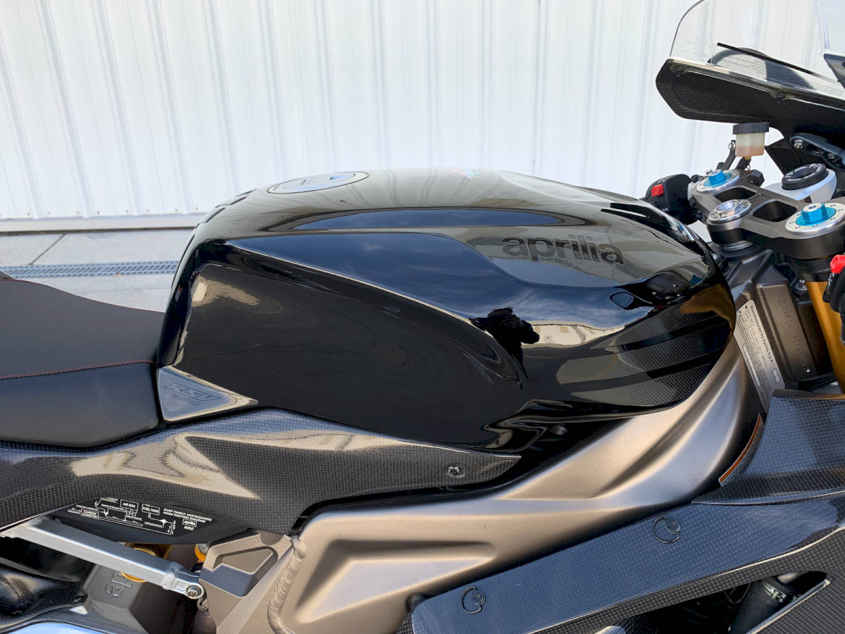 aprilia_rsv1000r_nera_-_20