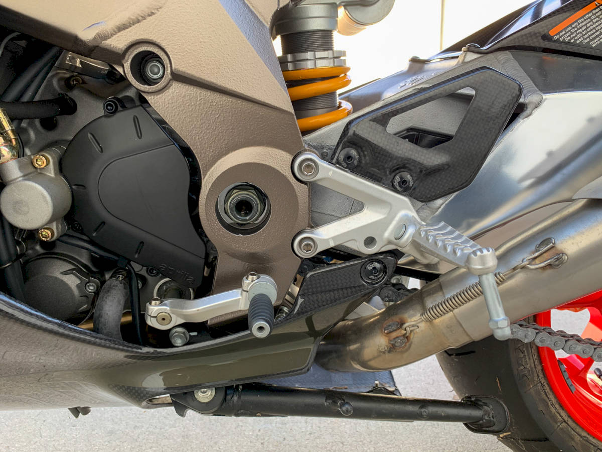 aprilia_rsv1000r_nera_-_4