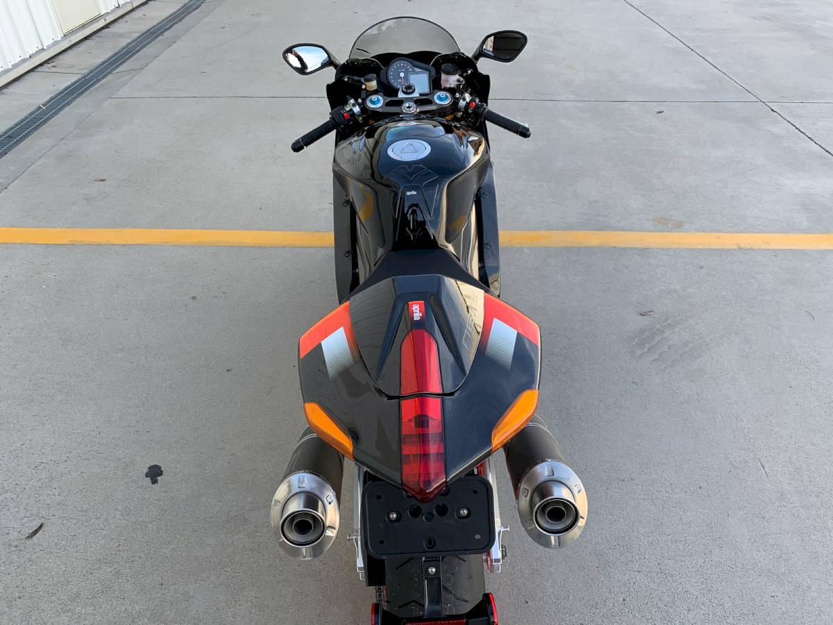 aprilia_rsv1000r_nera_-_7