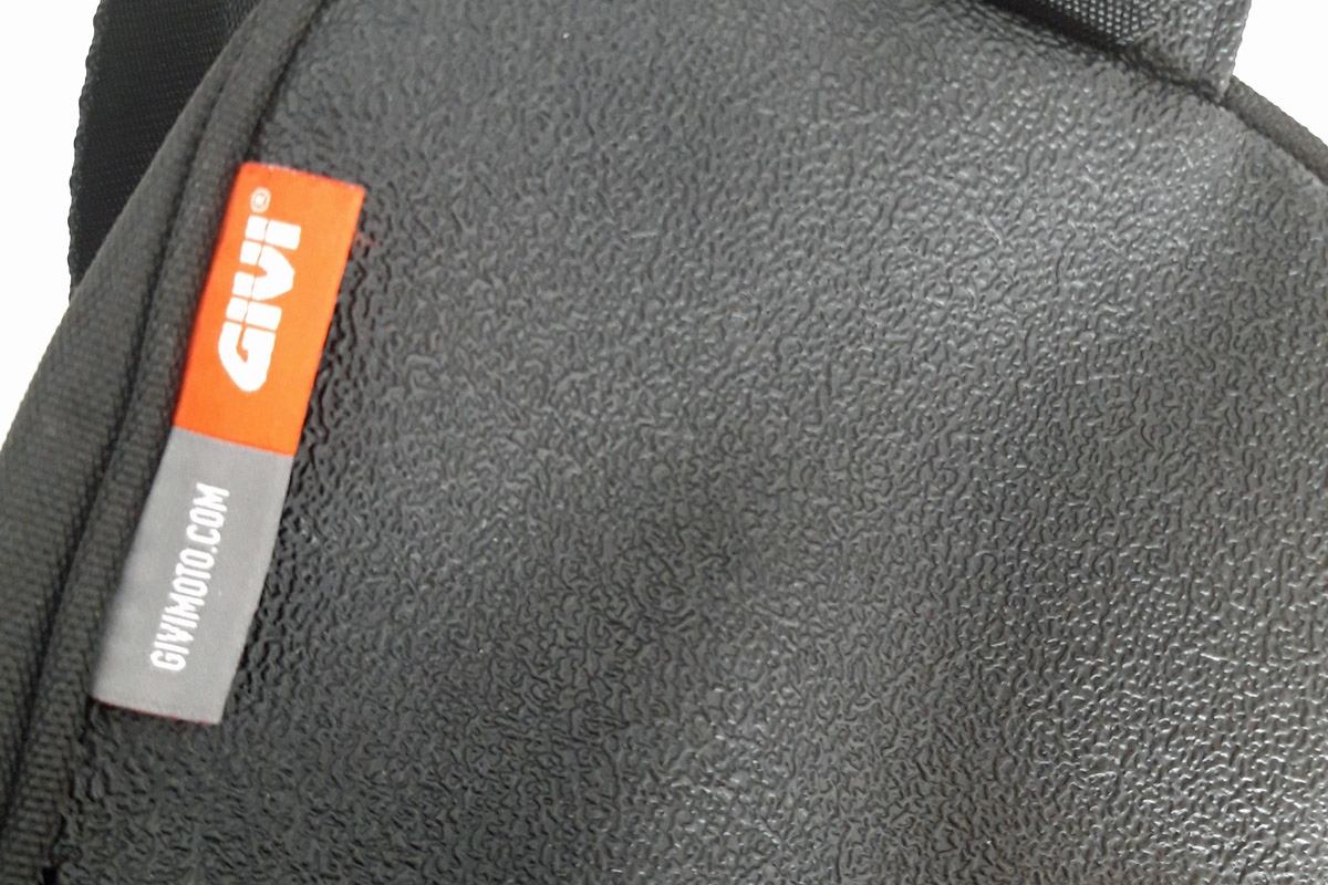 Trasera de la bolsa de pierna GIVI ST608