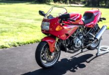 La moto está totalmente de serie