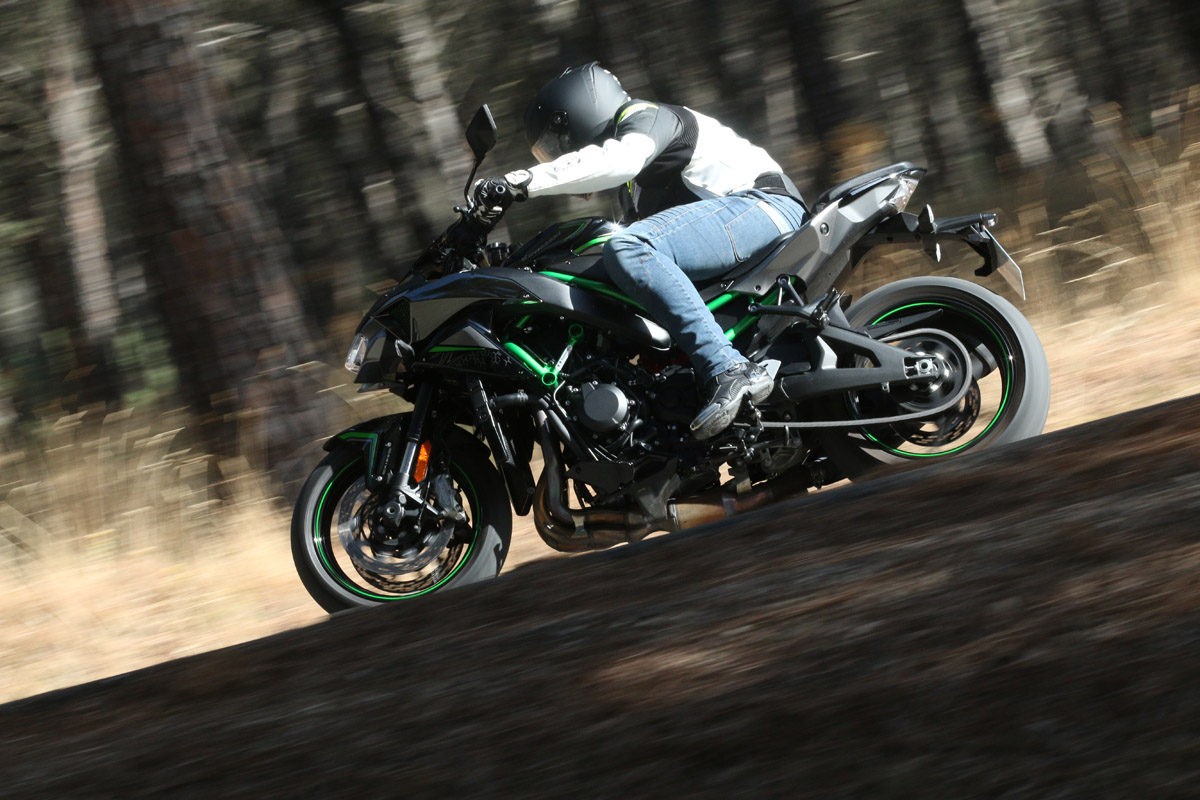 La Kawasaki Z H2 declara 239 kg en orden de marcha