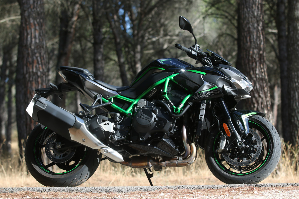 Kawasaki Z H2 (lateral derecho)