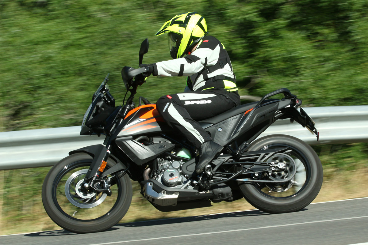 La KTM 390 Adventure incluye ABS en curva