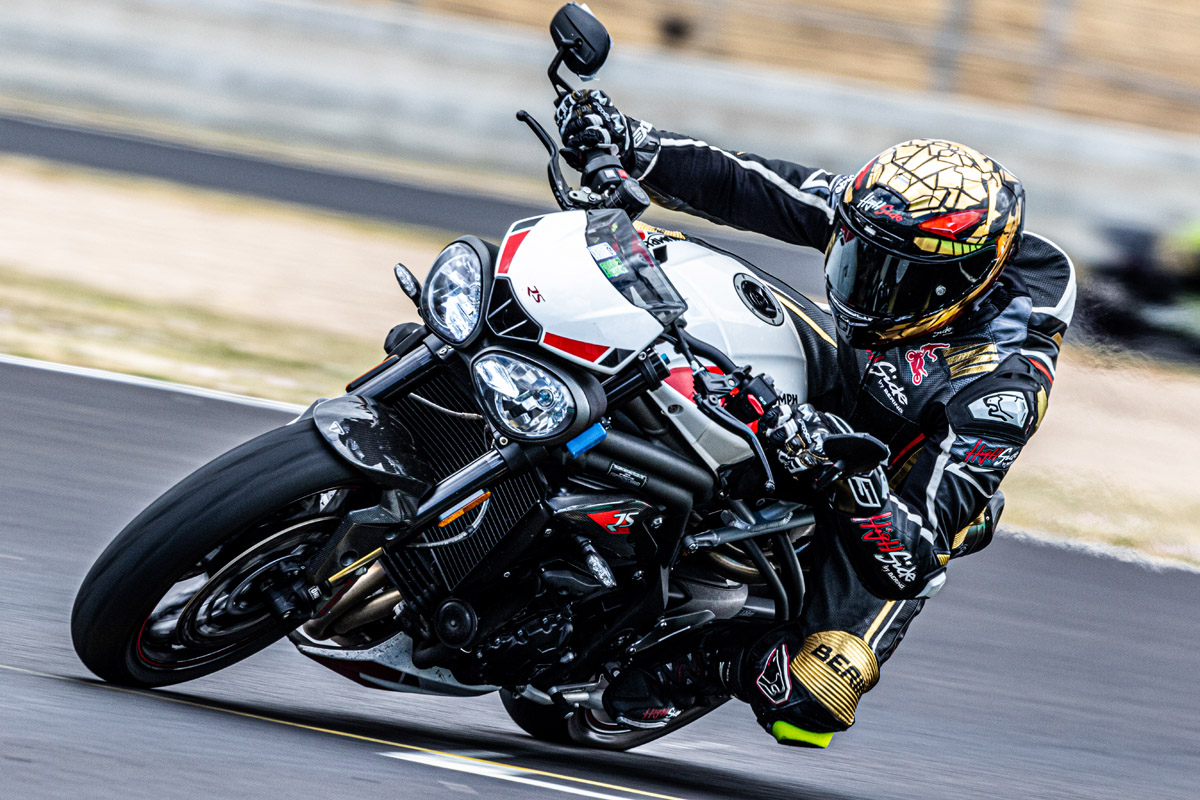 Triumph Speed Triple RS 2020 en acción