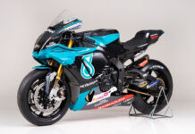 Muchos "gadgets" racing en la Yamaha YZF-R1 PSRT LE Replica