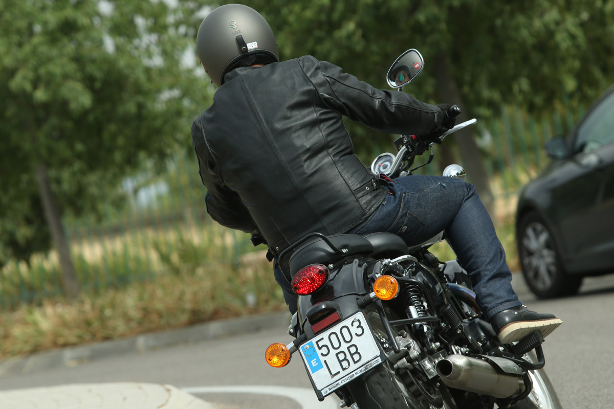 Trasera de la Benelli Imperiale 400
