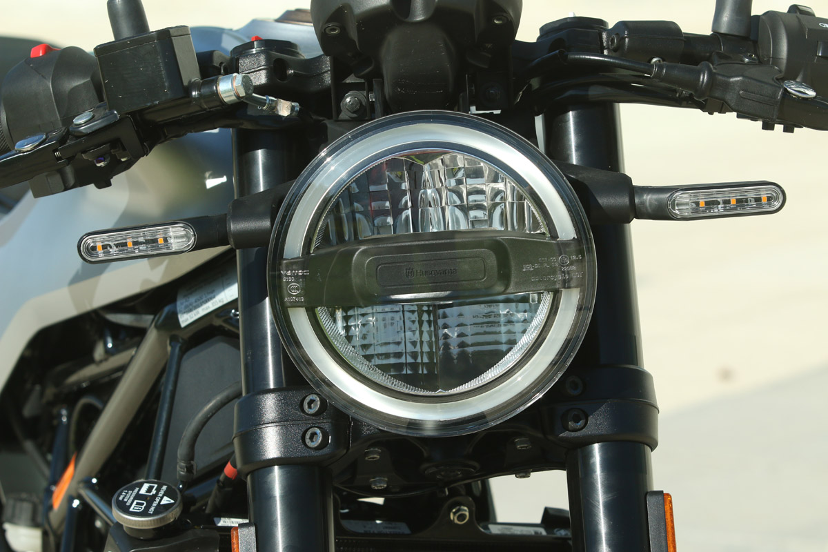 Frontal de la Husqvarna Vitpilen 401