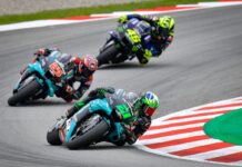 Las tres Yamaha de Morbidelli, Quartararo y Rossi en cabeza