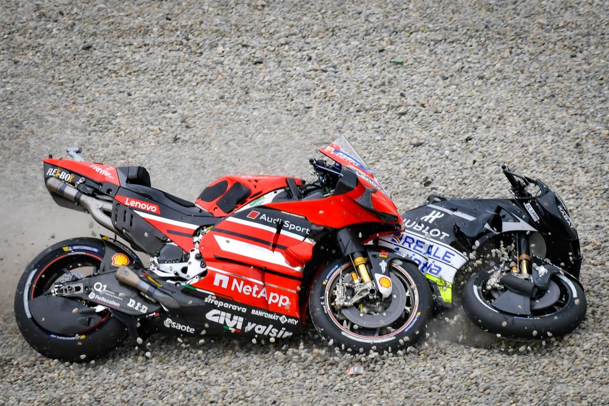 Las dos Ducati en la escapatoria