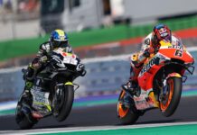 En sus participaciones, Bradl está en la parte de atrás del pelotón