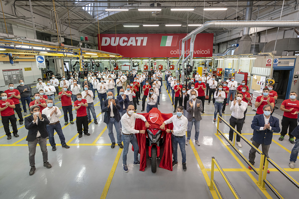 Ducati Multistrada V4 2021 en la fábrica