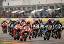 La primera curva es uno de los puntos más delicados de MotorLand