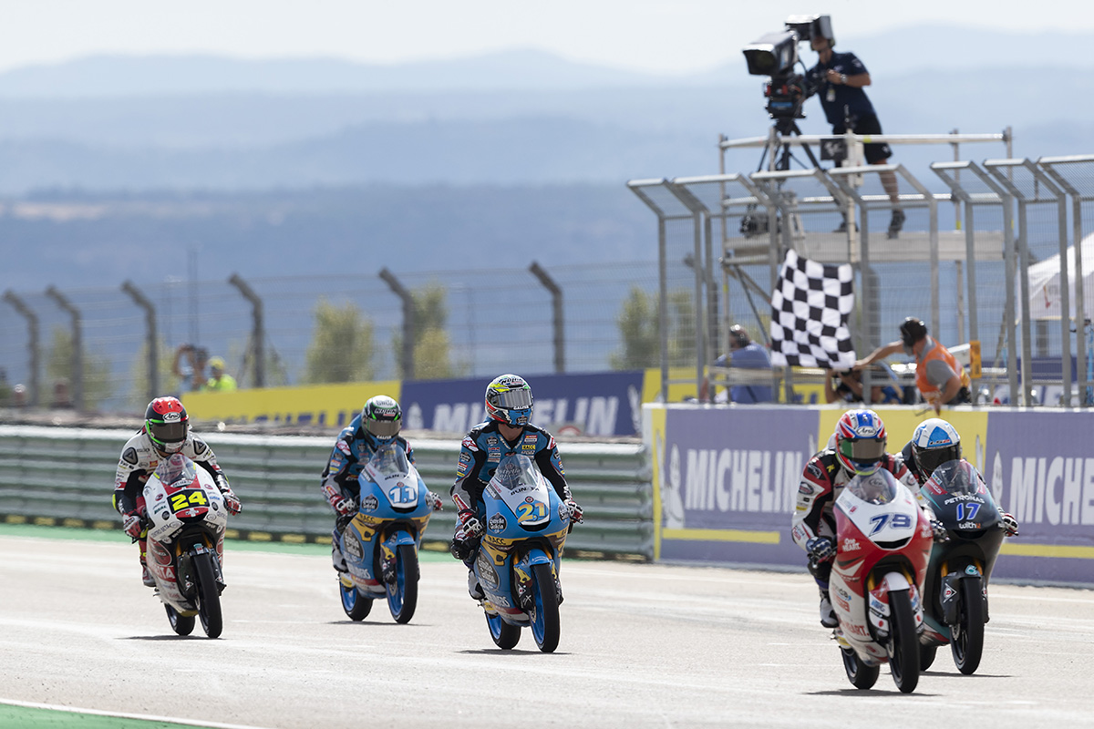 Lo más probable es que la carrera de Moto3 sea en grupo