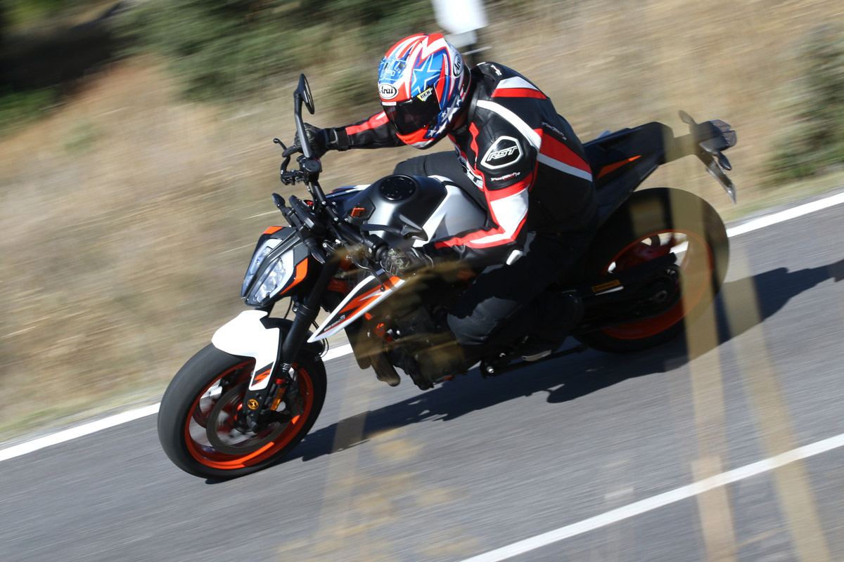 Control de tracción y ABS en curva para la KTM 890 Duke R