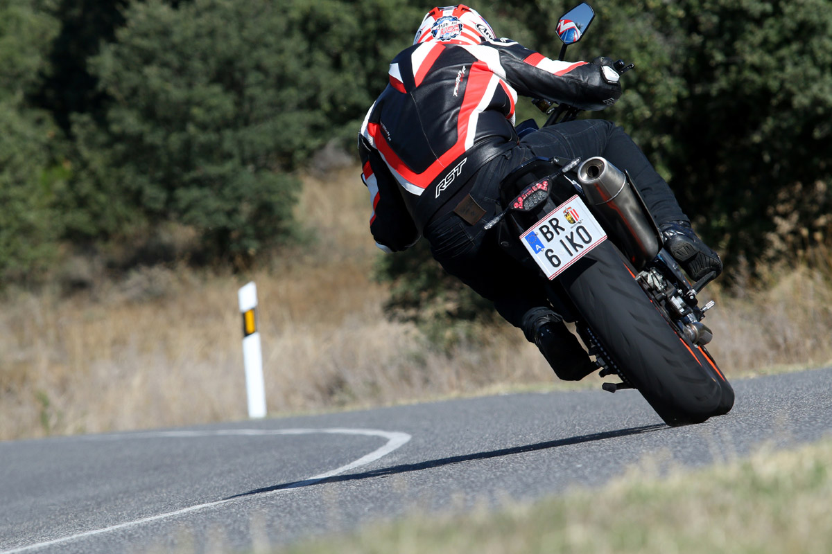Trasera de la KTM 890 Duke R