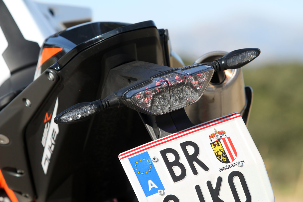 Piloto trasero LED de la KTM 890 Duke R