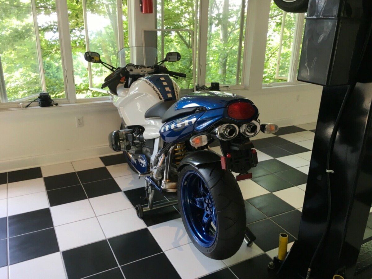 bmw_r_1100_s_boxer_cup_mamola_12