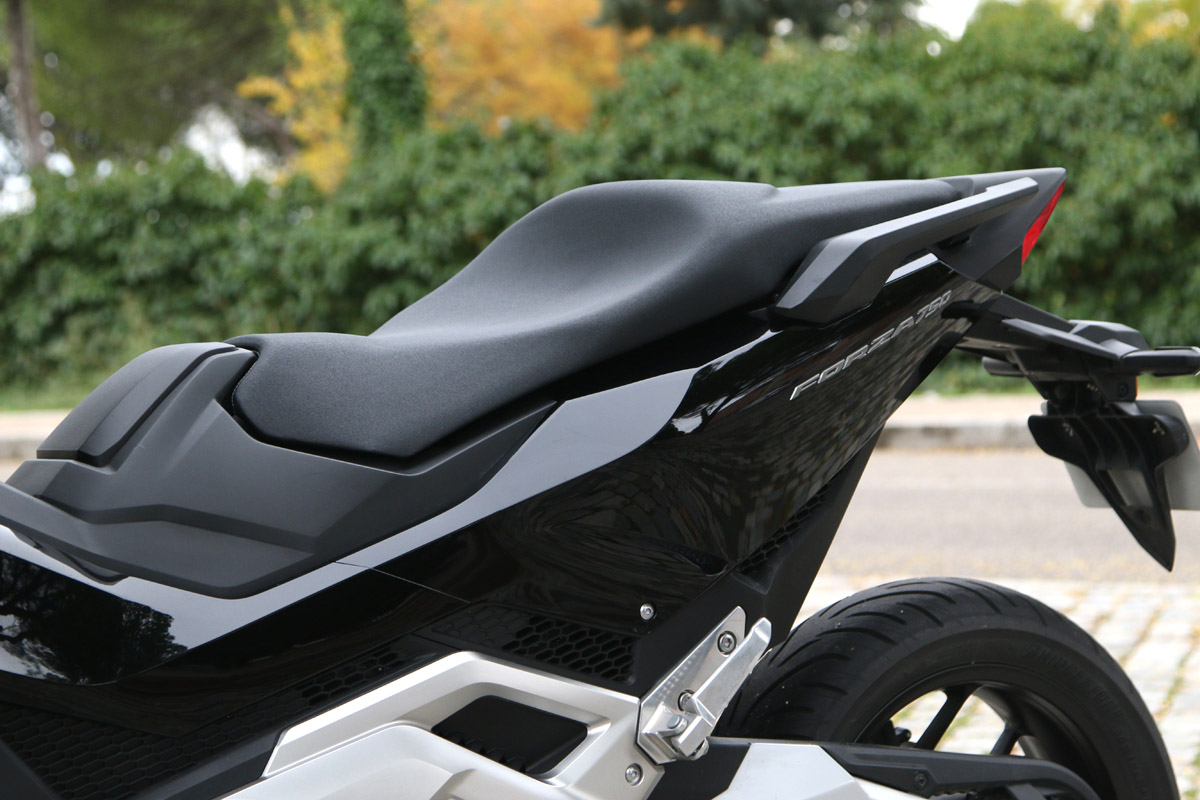 Asiento Honda Forza 750