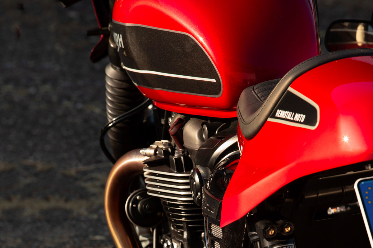 triumph_speed_twin_rennstall_moto_05