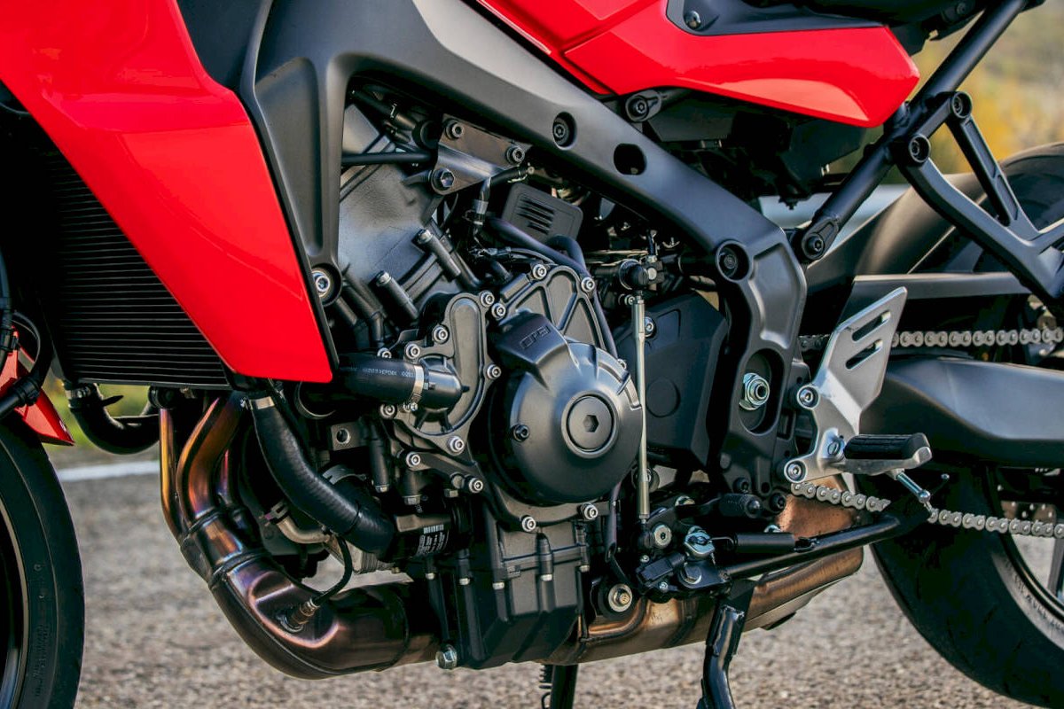 yamaha-mt09_tracer_6