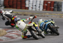 Diferentes motos, niveles y estilos durante la carrera