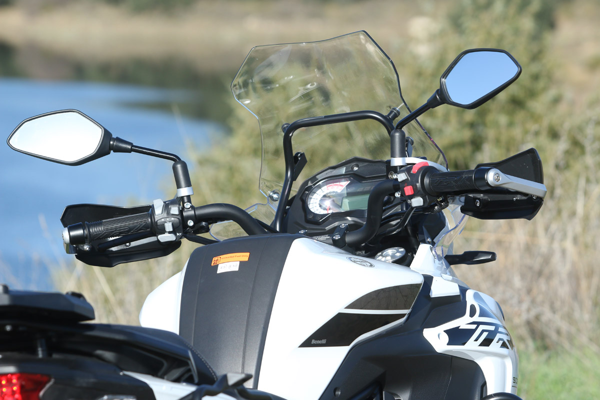 Puesto de mando de la Benelli TRK 502 X