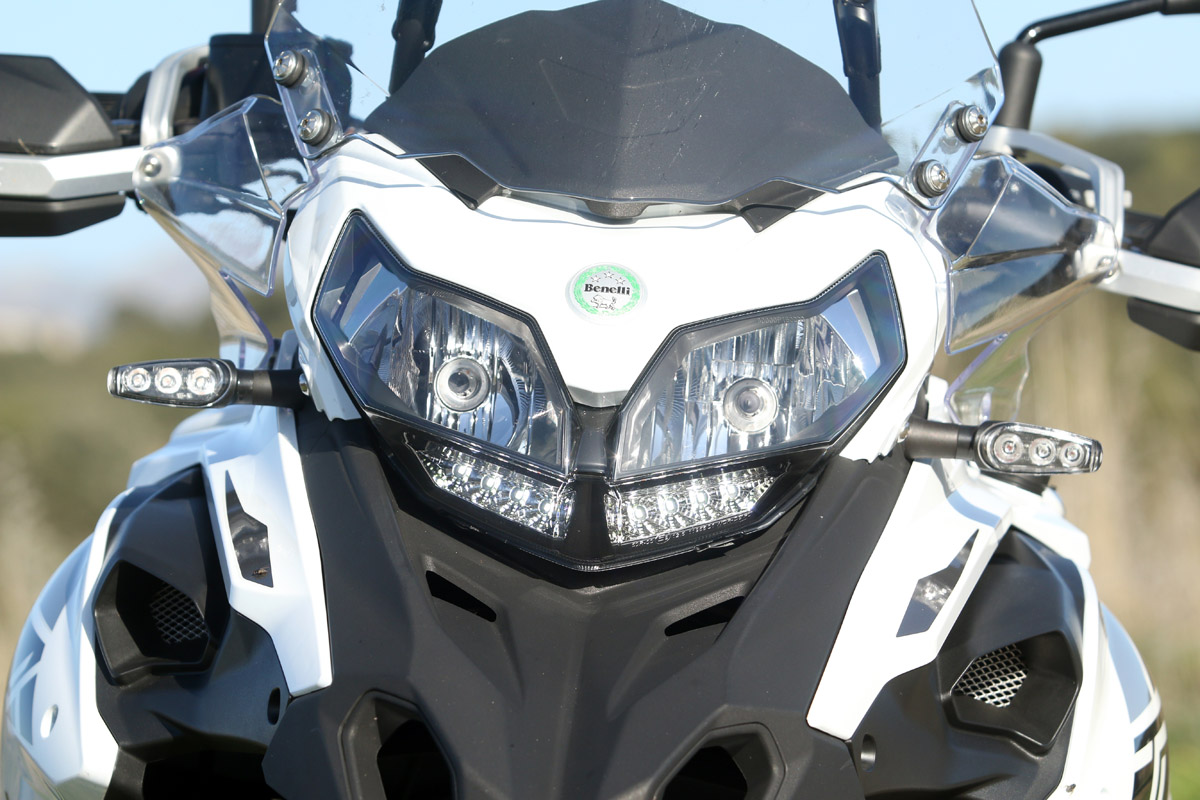 La iluminación de la Benelli TRK 502 X todavía no es full-LED