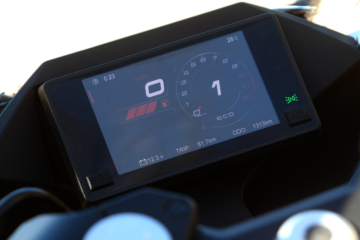 Modo de información ECO en la CFMOTO 300 SR