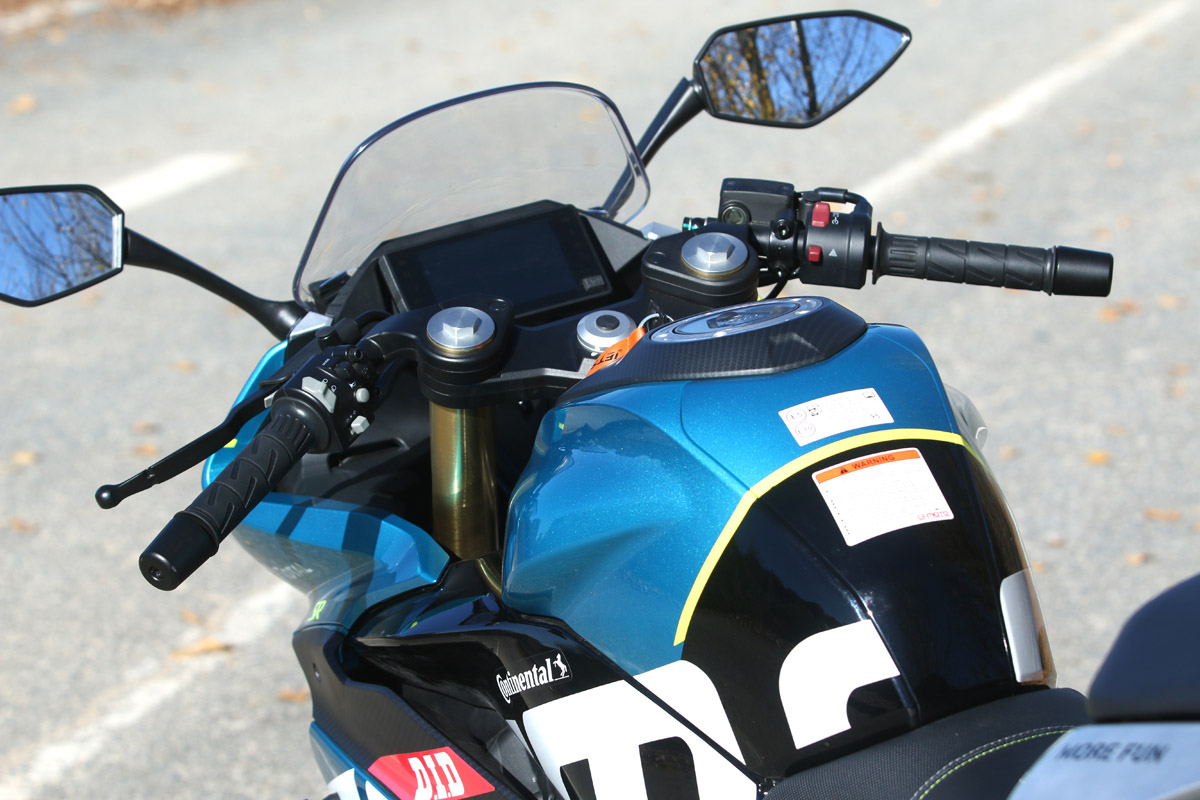 12 litros de depósito para la CFMOTO 300 SR