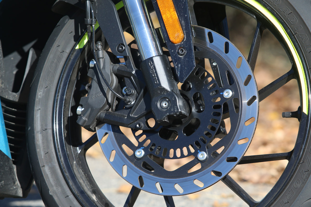 Monodisco delantero y pinza radial Hangte para la CFMOTO 300 SR