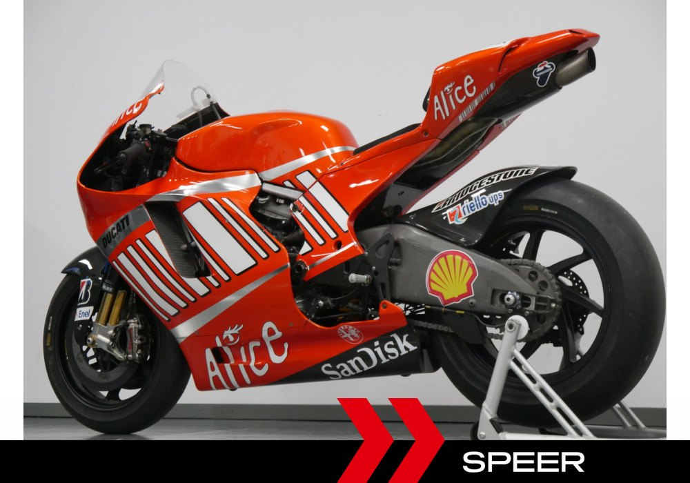 ducati_gp8_casey_stoner_6