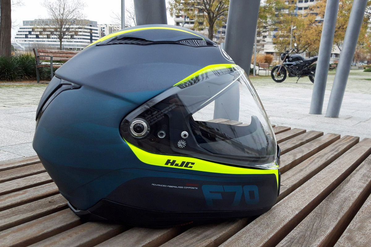 El precio del casco HJC F70 Feron oscila entre 299,90 y 309,90 € según color